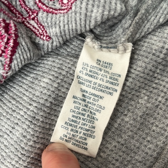 American Eagle Logo Long Sleeve Waffle Henley Shirt - Grey/Pink - Picture 8 of 9